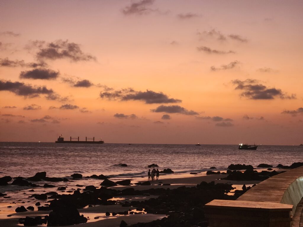 붕따우 프론트비치 노을 풍경 전경 사진