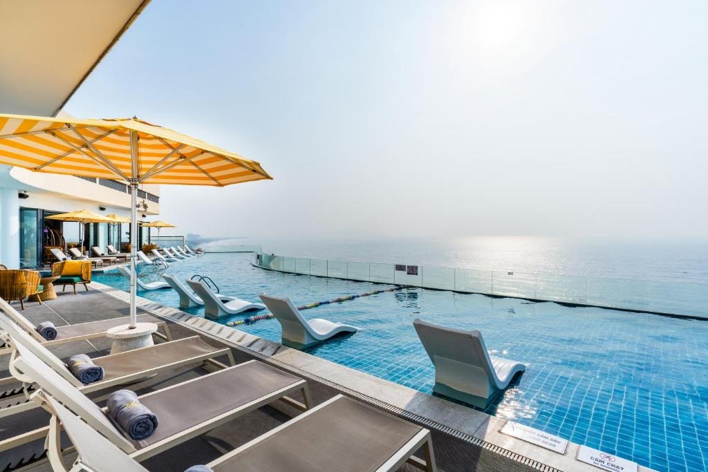 hotel-vungtau-vias-01 붕따우 비아스호텔 인피니티 수영장 전경사진