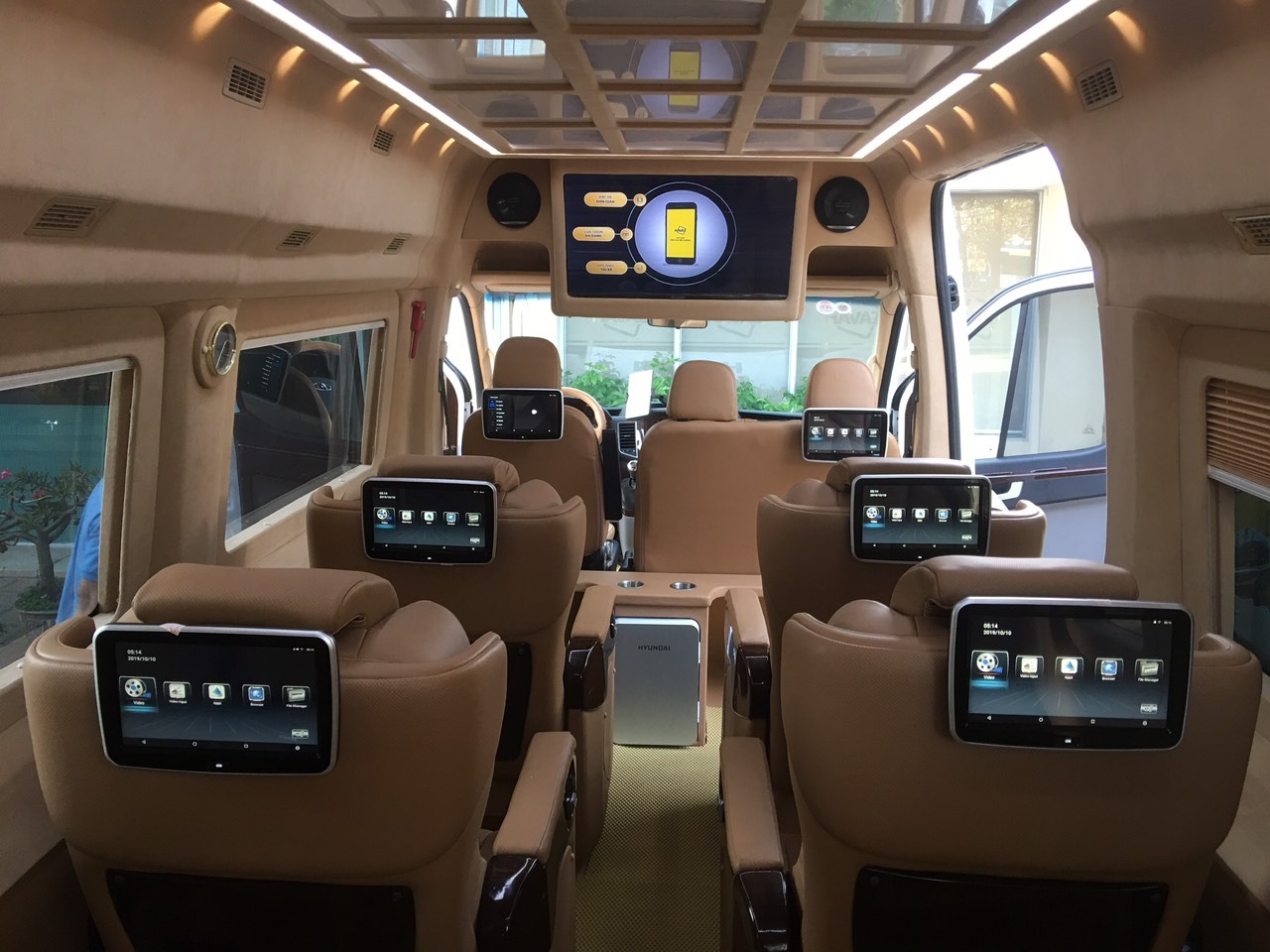 붕따우 리무진 렌터카 실내사진